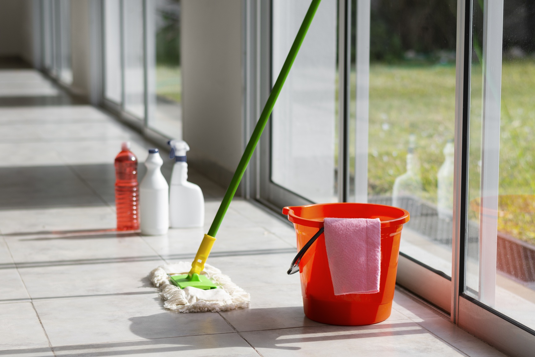 Deep cleaning detail work for home interiors